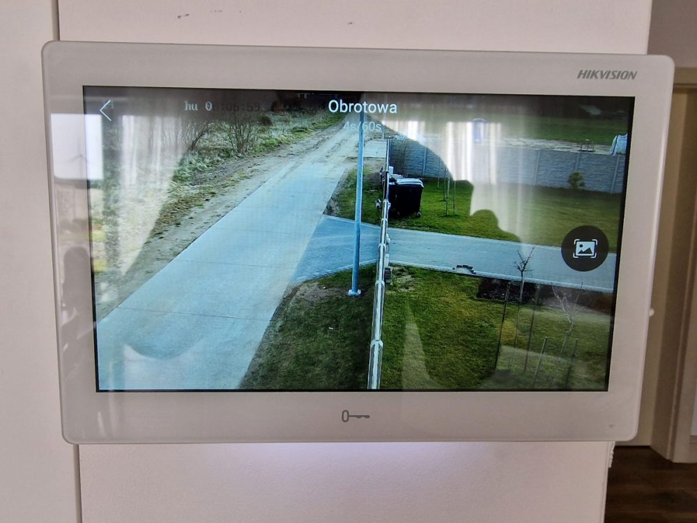 Monitor Hikvision 10.1 Wi-Fi do wideodomofonu IP - obrazek 2